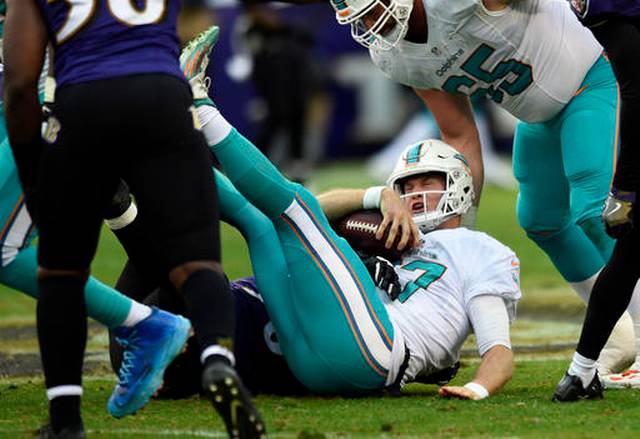 tannehill-sacked-2